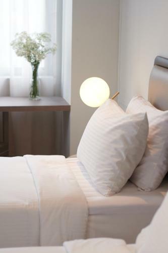 J-hotel By Dorsett