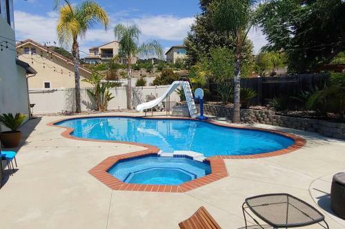 Spacious Family Resort 4 Bed/3 Bath-pool- Pets Ok