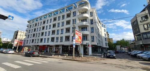 Colonel Apartment 941