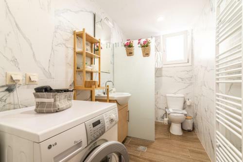 Apartamento Comfy House For Families & Couples With Backyard