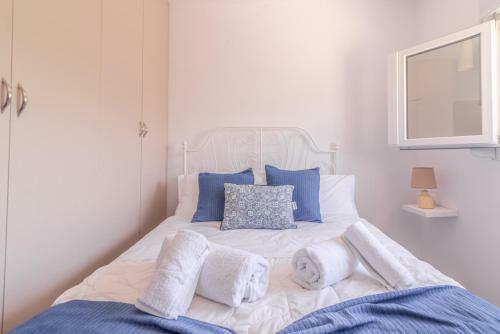 Apartamento Comfy House For Families & Couples With Backyard