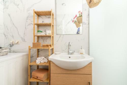 Apartamento Comfy House For Families & Couples With Backyard