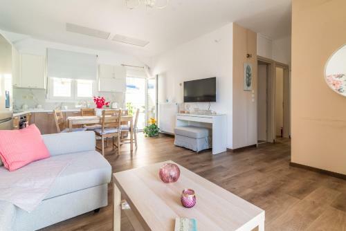Apartamento Comfy House For Families & Couples With Backyard