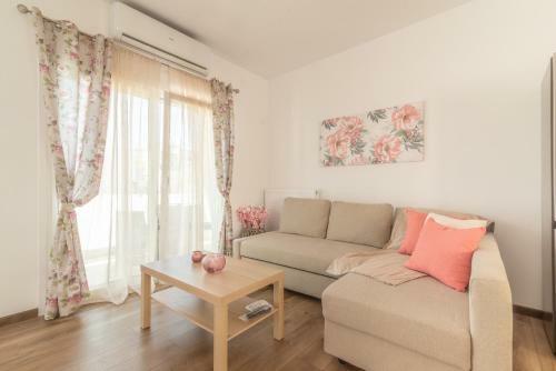 Apartamento Comfy House For Families & Couples With Backyard