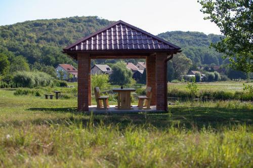 Apartmani River