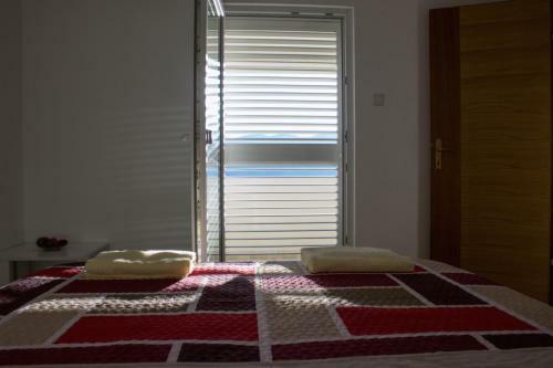 New&charming Sea View M&m Apartment In Pag