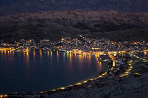New&charming Sea View M&m Apartment In Pag