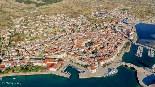 New&charming Sea View M&m Apartment In Pag