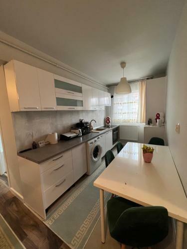 Apartament Spatios, Mobilat Si Utilat Complet