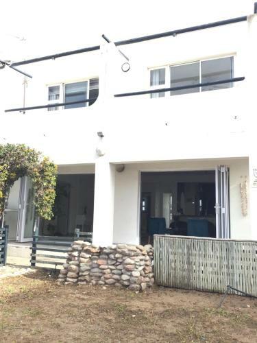 Sa Shores 32 On George Road Britannia Bay