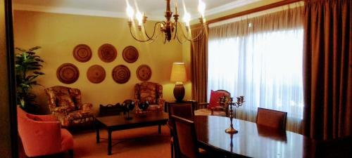 Hostal The Ambassador Suites