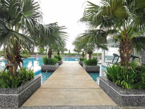 Apartamento B1606 Platino Paradigmmall Netflix Poolviewstay