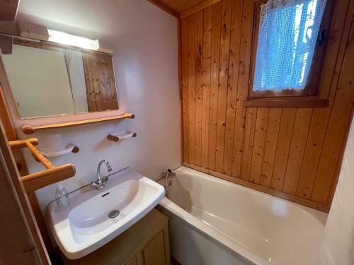 Chalet Barcelonnette, 3 Pi�ces, 4 Personnes - Fr-1-165a-151