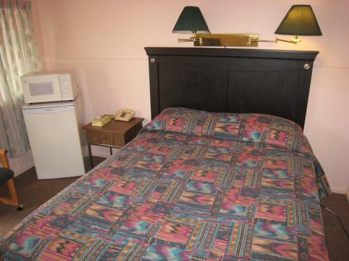 Frontier Motel