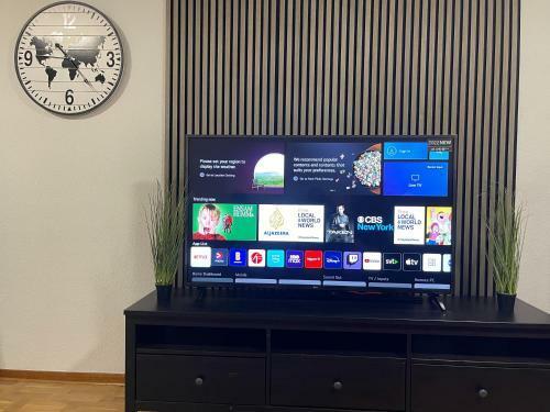 Entire Apartment With 2 Beds-sofa Bed-tv Lounge-balcony