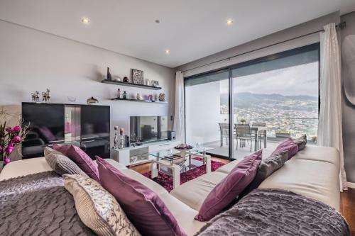 Moradia T3 Geminada Em Santo Ant�nio, Funchal