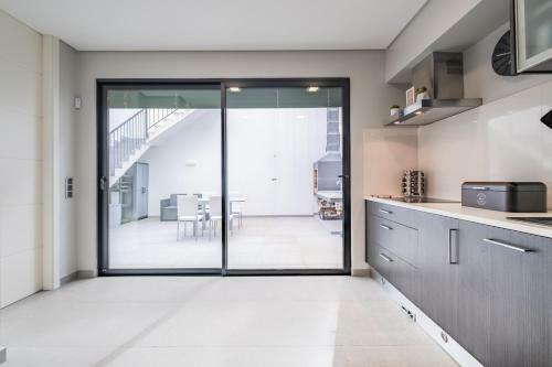 Moradia T3 Geminada Em Santo Ant�nio, Funchal