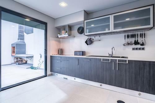Moradia T3 Geminada Em Santo Ant�nio, Funchal