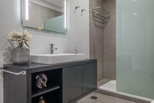 Moradia T3 Geminada Em Santo Ant�nio, Funchal