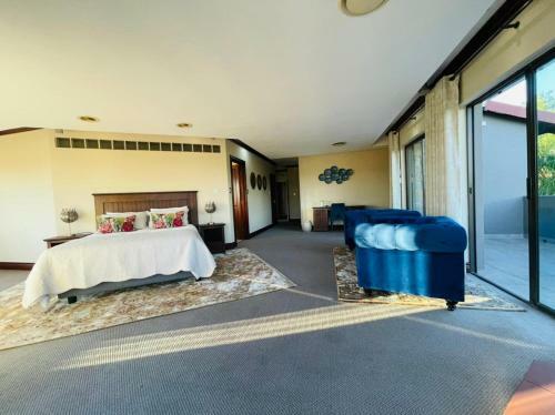 Lodge 150 Jacaranda Guesthouse