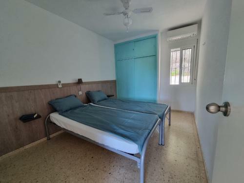 Seaside 2 Bedroom Home With Pool