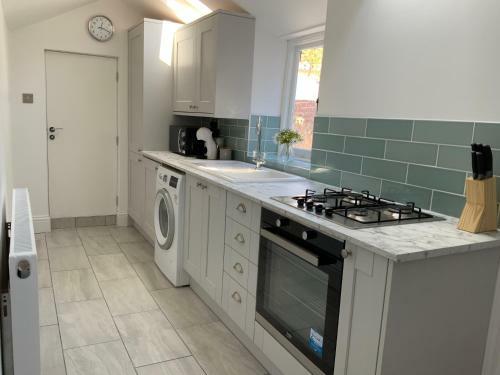 Charming Cottage Mins From Chichester City Centre