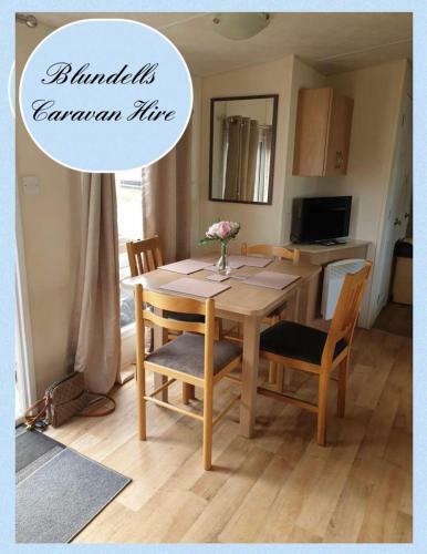 Lovely 4-bed Apartment On Seawick Holiday Park