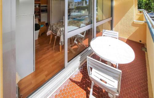 Beautiful Apartment In Benodet With 1 Bedrooms