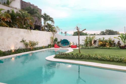Green View Villa, Stunning New Luxury Beachside Villa With Pool.