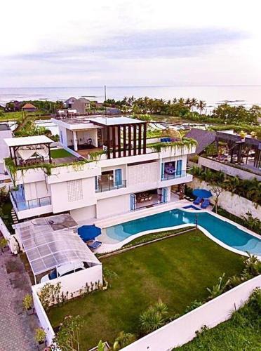 Green View Villa, Stunning New Luxury Beachside Villa With Pool.