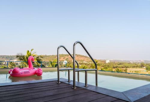 Hotel Candolim Suites