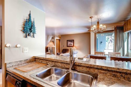 Apartamento 1 Bedroom Condo In Keystone - West Keystone