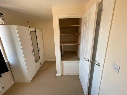3-bedroom Detached Villa, Backyard, Free Parking