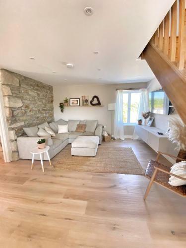 Meila Cottage Luxury Coastal Retreat