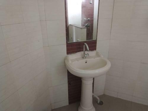 Hotel Spot On 92411 Mayuri Farm House
