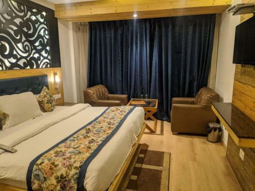 Hotel Queen Plaza