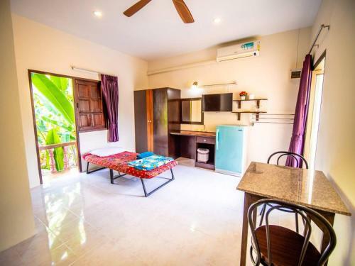 Baan Muchshima Hostel Phuket