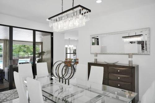 Gorgeous 6 Br Home W Heated Pool & Golf View