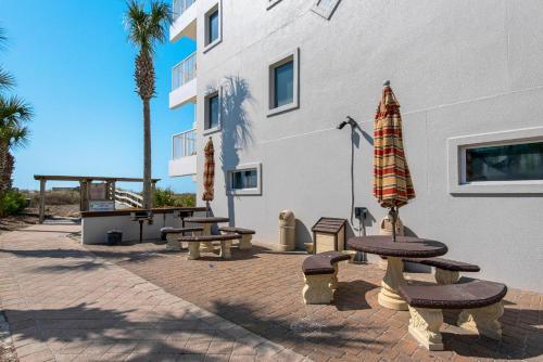 Destin West Bayside Sandpiper #305- Licensed To Chill