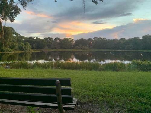 Tropical Escape Close To Top Fl Beaches!