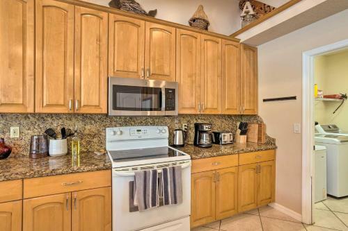Family Getaway With Pool And Grill, Pets Welcome!