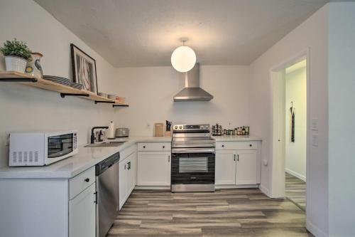 Modern Fort Lauderdale Home Less Than 4 Mi To Beach!