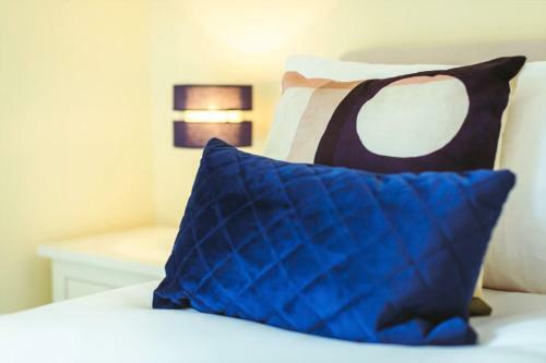 Apartamento Saffrons Sunset - Central, Chic 2nd Floor Flat