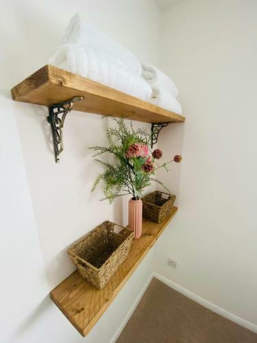Coastal 2 Bedroom Maisonette With Parking