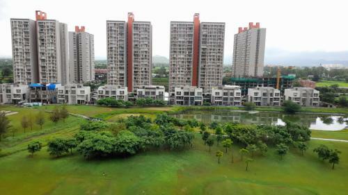 Apartamento AC 3bhk Fully Furnished Flat With Golf View
