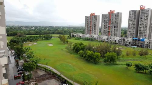 Apartamento AC 3bhk Fully Furnished Flat With Golf View