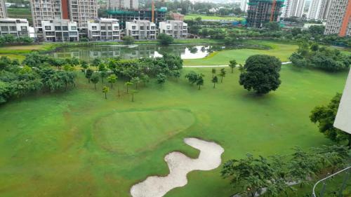 Apartamento AC 3bhk Fully Furnished Flat With Golf View