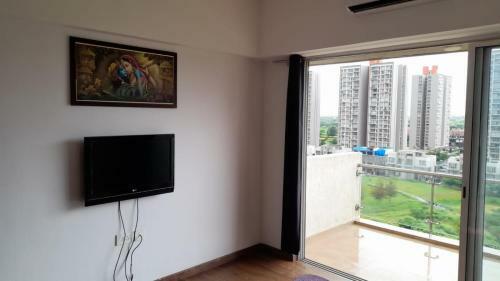Apartamento AC 3bhk Fully Furnished Flat With Golf View