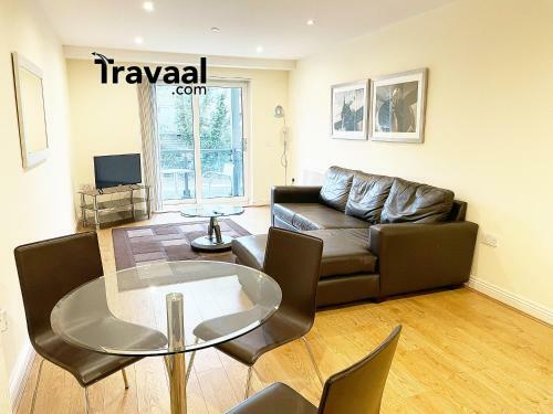 Travaal.�om - 2 Bed Serviced Apartment Farnborough