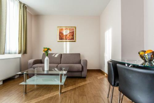 Frajona Apartments